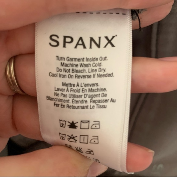 Spanx Pants Womens Medium Silver Metallic Dark Side Zipper Eye Hook Closure - Picture 13 of 13